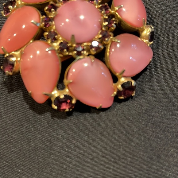 Julianna Brooch - Picture 2 of 5